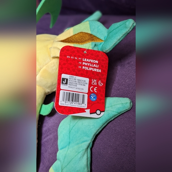 Exclusive Pokemon Leafeon 8" Plush - Picture 7 of 7